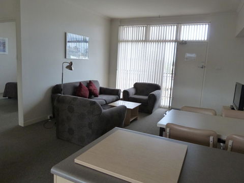 Glenelg Holiday Apartments - Corfu - Hotels Melbourne 6