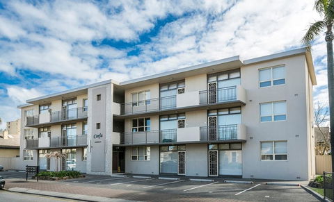 Glenelg Holiday Apartments - Corfu - Hotels Melbourne 0