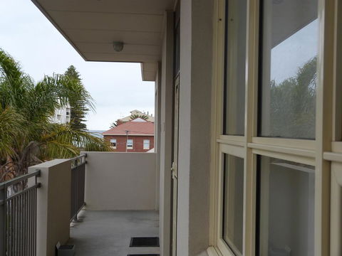 Glenelg Holiday Apartments - Corfu - Hotels Melbourne 2