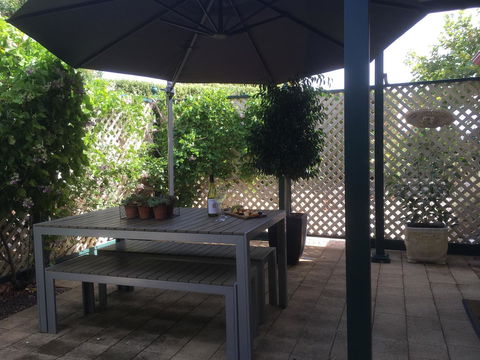 Wine And Roses Bed And Breakfast - Hotels Melbourne 3