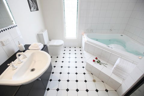 Wine And Roses Bed And Breakfast - Hotels Melbourne 11