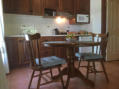 Wine And Roses Bed And Breakfast - Hotels Melbourne 2