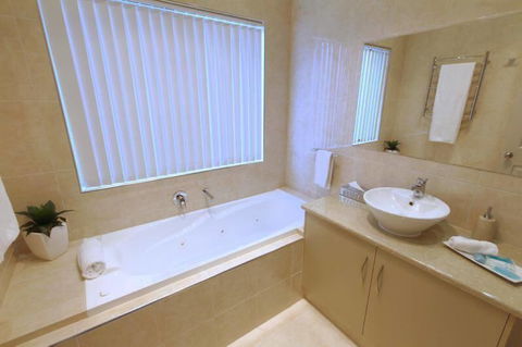 Casavino Luxury Villa - Hotels Melbourne 26