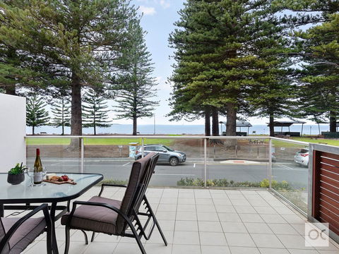 Breeze Beachfront Apartment - Hotels Melbourne 34