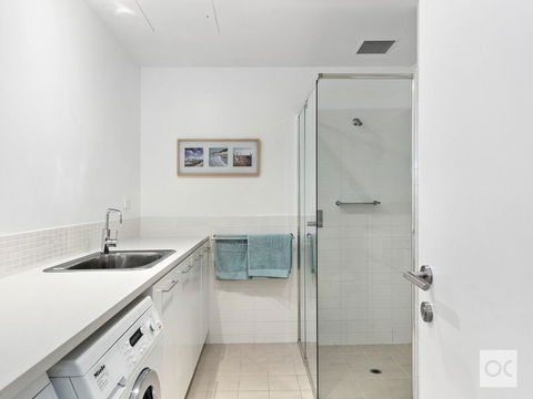 Breeze Beachfront Apartment - Hotels Melbourne 38