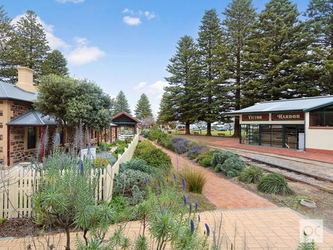 Breeze Beachfront Apartment - Hotels Melbourne 35