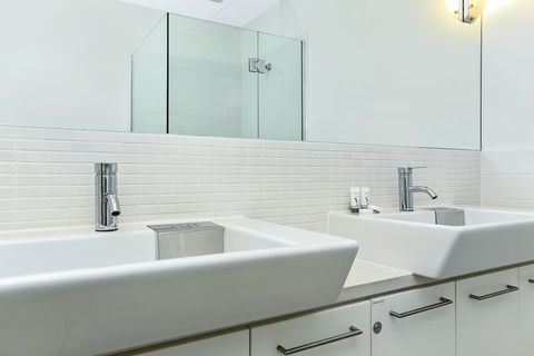 Breeze Beachfront Apartment - Hotels Melbourne 16