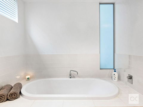 Breeze Beachfront Apartment - Hotels Melbourne 30