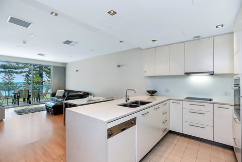 Breeze Beachfront Apartment - Hotels Melbourne 9