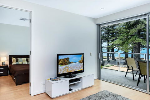 Breeze Beachfront Apartment - Hotels Melbourne 7