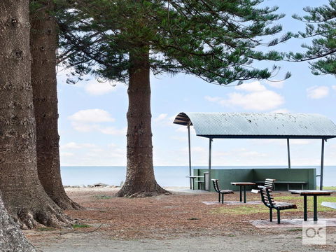 Breeze Beachfront Apartment - Hotels Melbourne 21