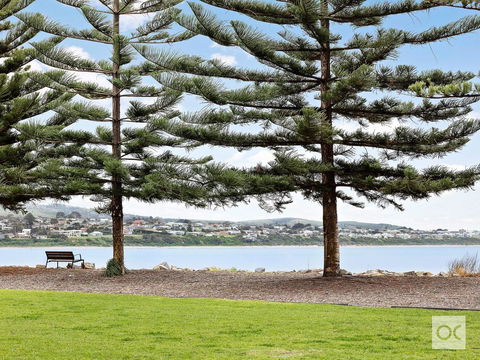 Breeze Beachfront Apartment - Hotels Melbourne 31