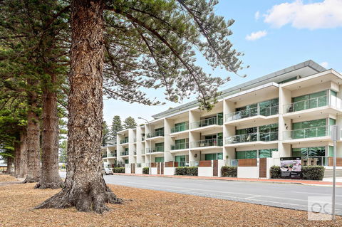 Breeze Beachfront Apartment - Hotels Melbourne 0