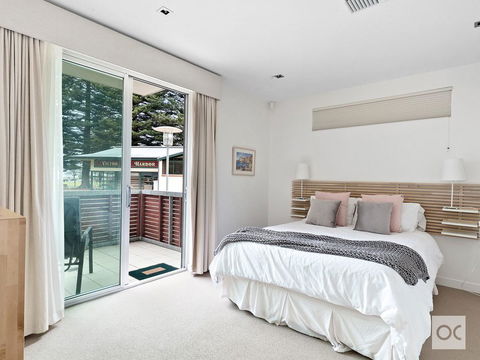 Breeze Beachfront Apartment - Hotels Melbourne 29