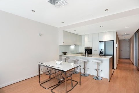 Breeze Beachfront Apartment - Hotels Melbourne 10