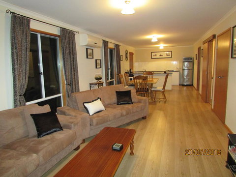 Lazy Days Cottage - Victor Harbor - Hotels Melbourne 17