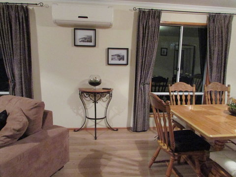 Lazy Days Cottage - Victor Harbor - Hotels Melbourne 15