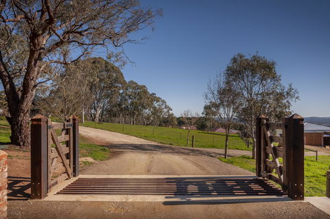 Angaston Saleyards Luxury Accommodation - Hotels Melbourne 31