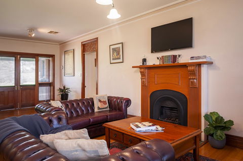 Angaston Saleyards Luxury Accommodation - Hotels Melbourne 24