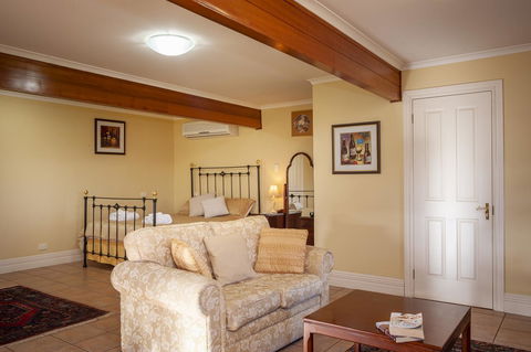 Angaston Saleyards Luxury Accommodation - Hotels Melbourne 19