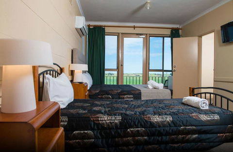 Tailem Bend Riverside Hotel - Hotels Melbourne 1