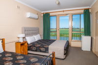 Book Tailem Bend Accommodation Vacations Hotels Melbourne Hotels Melbourne