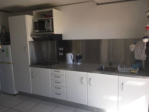 SHAKIN' SHACK - Hotels Melbourne 7