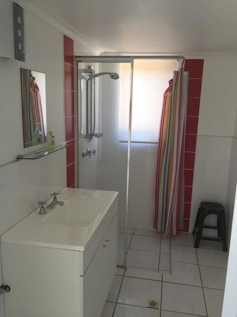 SHAKIN' SHACK - Hotels Melbourne 15