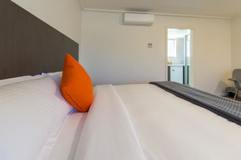 Mick O\'Sheas - Hotels Melbourne 15