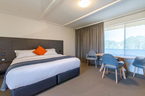 Mick O\'Sheas - Hotels Melbourne 16