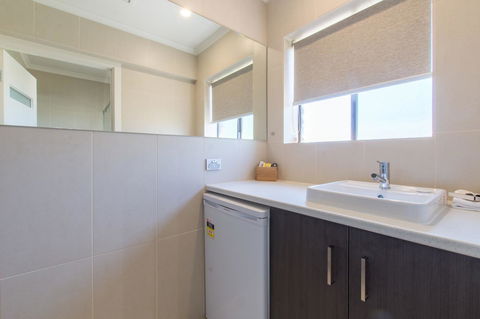 Mick O\'Sheas - Hotels Melbourne 26