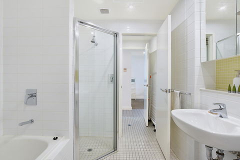 Beachside Luxury & Comfort, Ocean Views In Glenelg - Hotels Melbourne 18