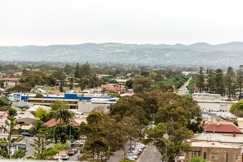 Beachside Luxury & Comfort, Ocean Views In Glenelg - Hotels Melbourne 30