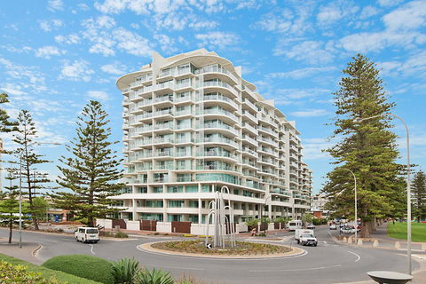 Beachside Luxury & Comfort, Ocean Views In Glenelg - Hotels Melbourne 22