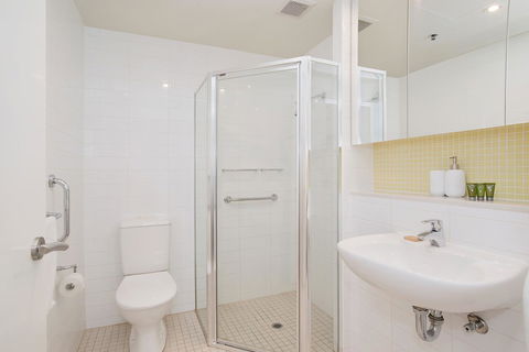 Beachside Luxury & Comfort, Ocean Views In Glenelg - Hotels Melbourne 21