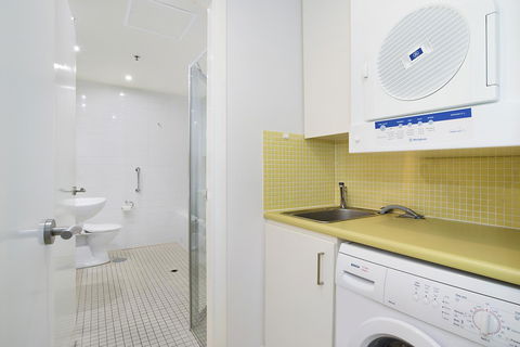 Beachside Luxury & Comfort, Ocean Views In Glenelg - Hotels Melbourne 20