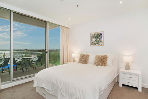 Beachside Luxury & Comfort, Ocean Views In Glenelg - Hotels Melbourne 12