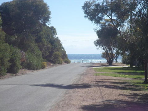 Dells Seaside Escape Moonta Bay - Hotels Melbourne 3