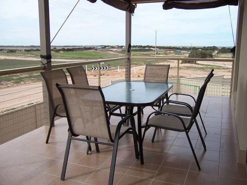 Relax On Par - Hotels Melbourne 11