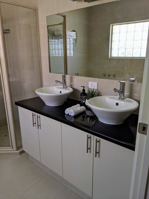 Ochre Point Beach House On Moana Seafront - Hotels Melbourne 10