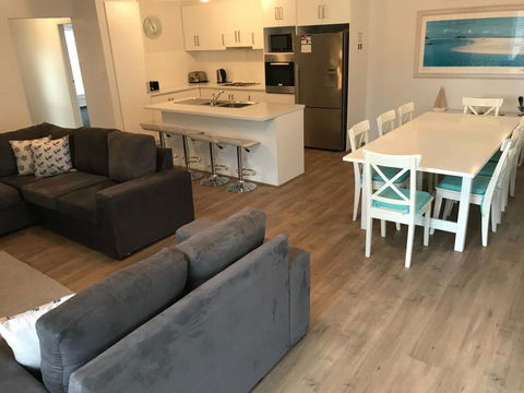 Moontana - Hotels Melbourne 3