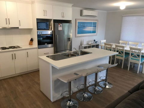 Moontana - Hotels Melbourne 2