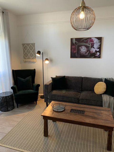 Sunshine Four - Hotels Melbourne 9