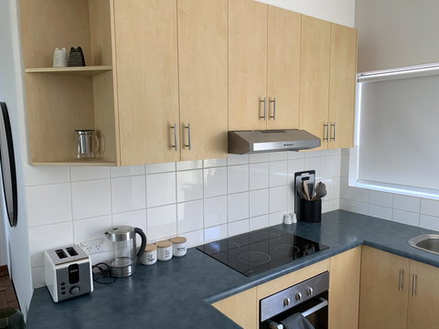 Sunshine Four - Hotels Melbourne 21