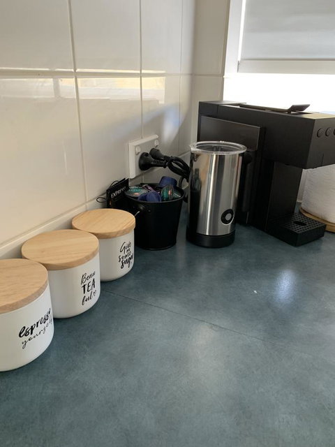 Sunshine Four - Hotels Melbourne 22