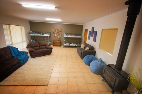 Limestone Ridge - Hotels Melbourne 12