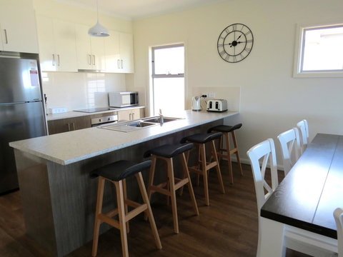 38 Wright Tce Encounter Bay - Hotels Melbourne 14