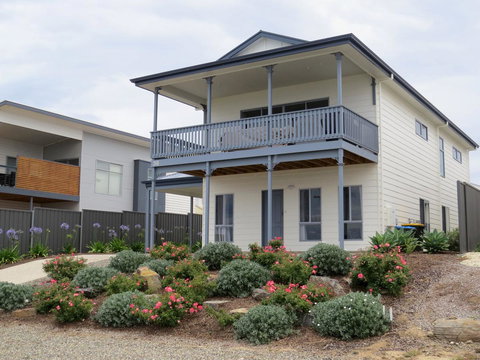 38 Wright Tce Encounter Bay - Hotels Melbourne 1