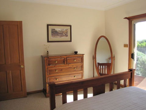 Edge Of Innes - Hotels Melbourne 9