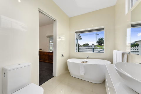 Railway Cottage In Beachport - Hotels Melbourne 3
